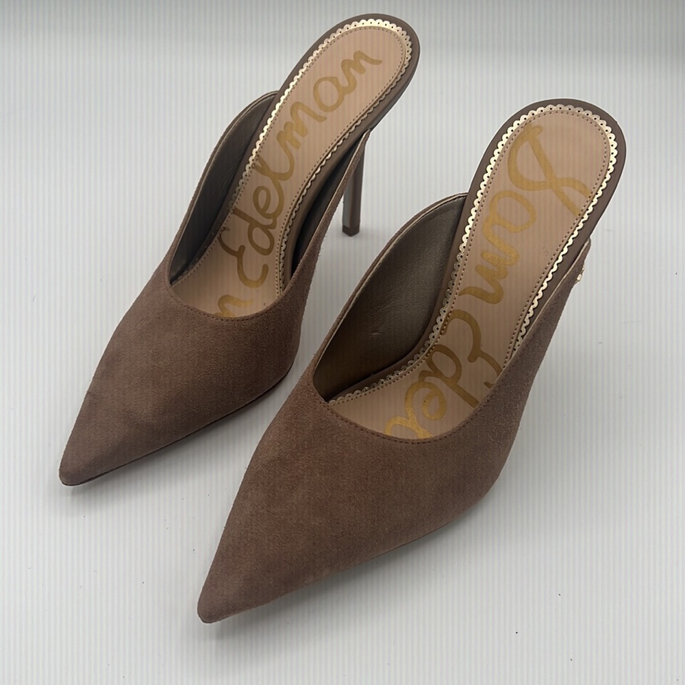 Brand new Sam Edelman heels in a taupe color with 4” heels.  Size 7.5. No box